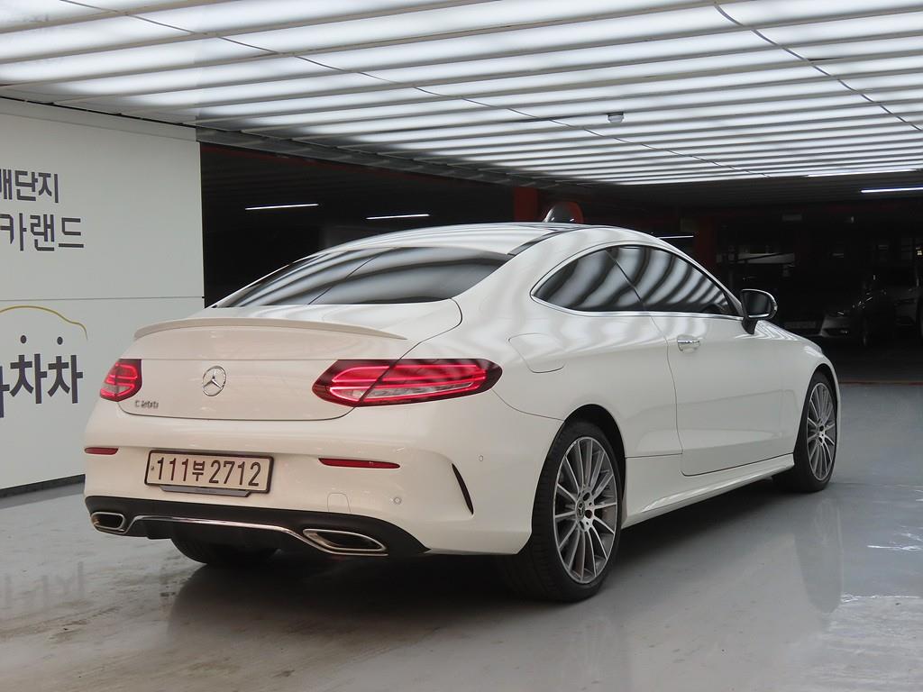 Mercedes Benz C Class - Vista 4