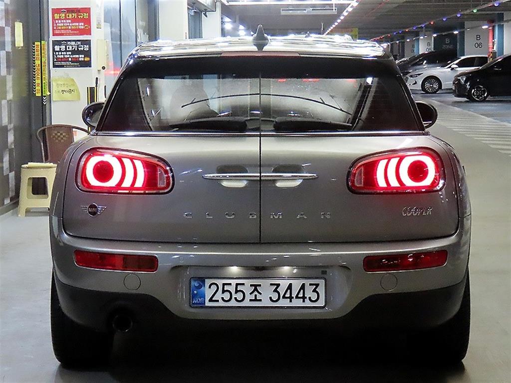 Mini Clubman - Vista 5