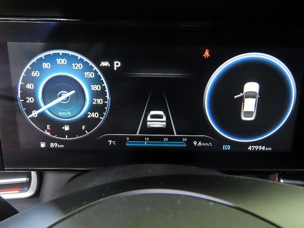 HYUNDAI Avante - Vista 9