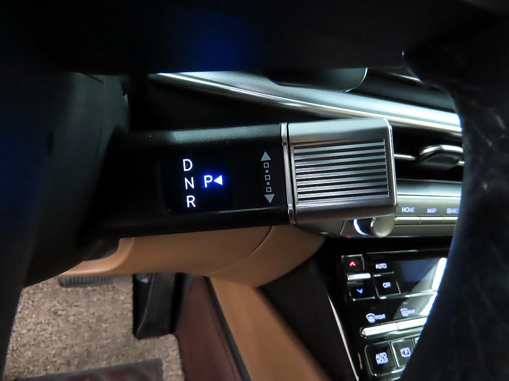 HYUNDAI Grandeur - Vista 10