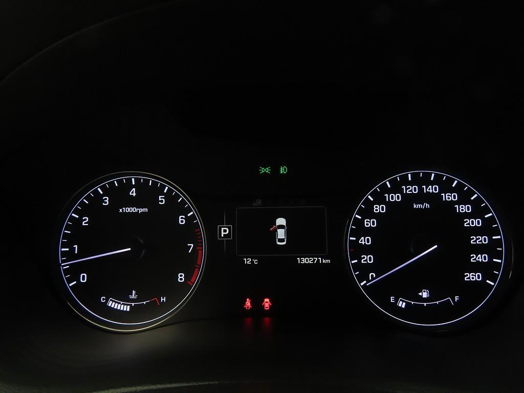 HYUNDAI Genesis - Vista 9