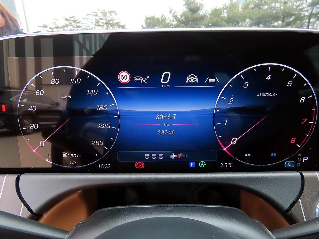 Mercedes Benz E class - Vista 9