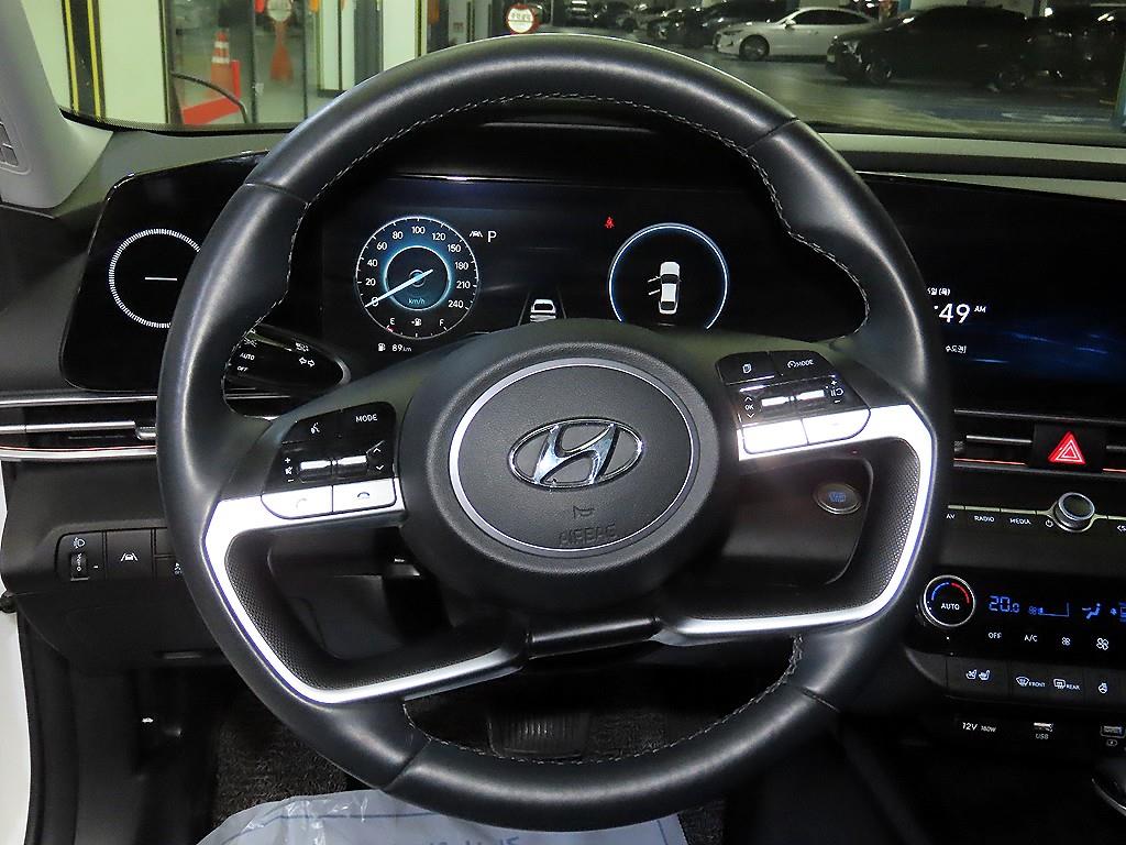 HYUNDAI Avante - Vista 8