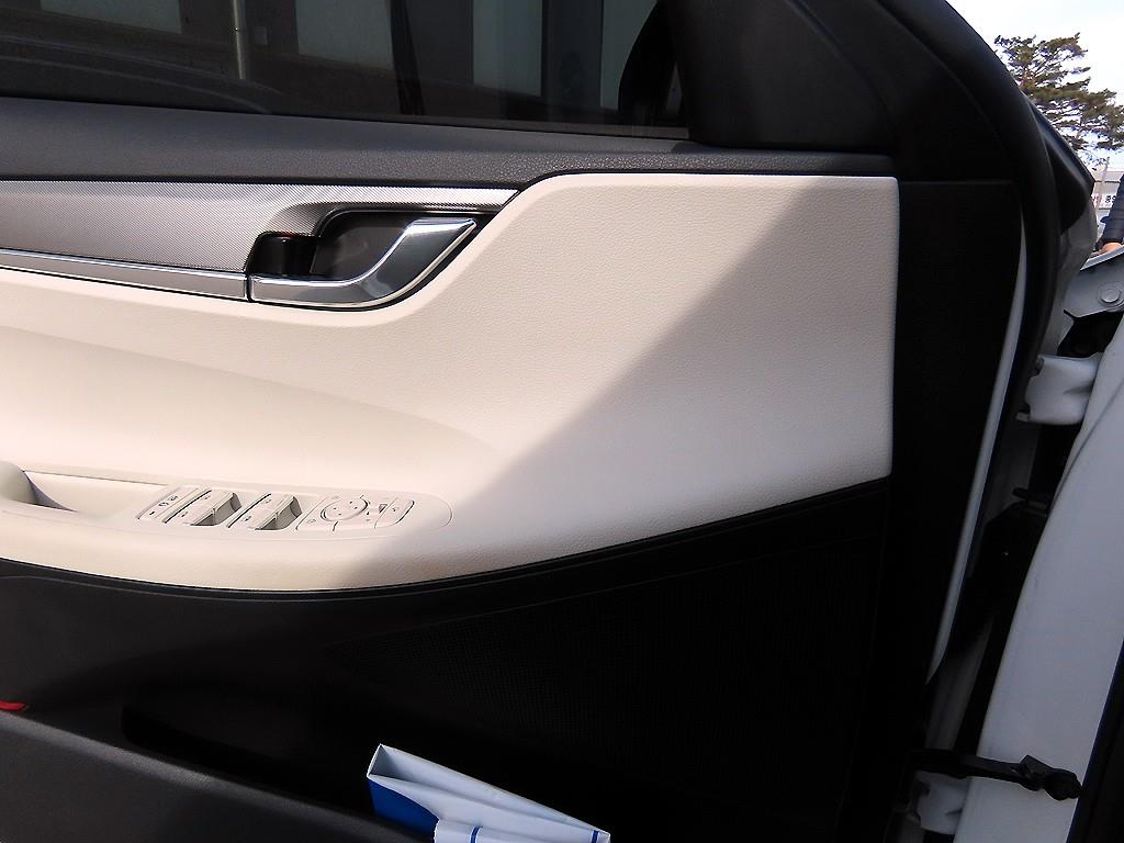 HYUNDAI Grandeur - Vista 11