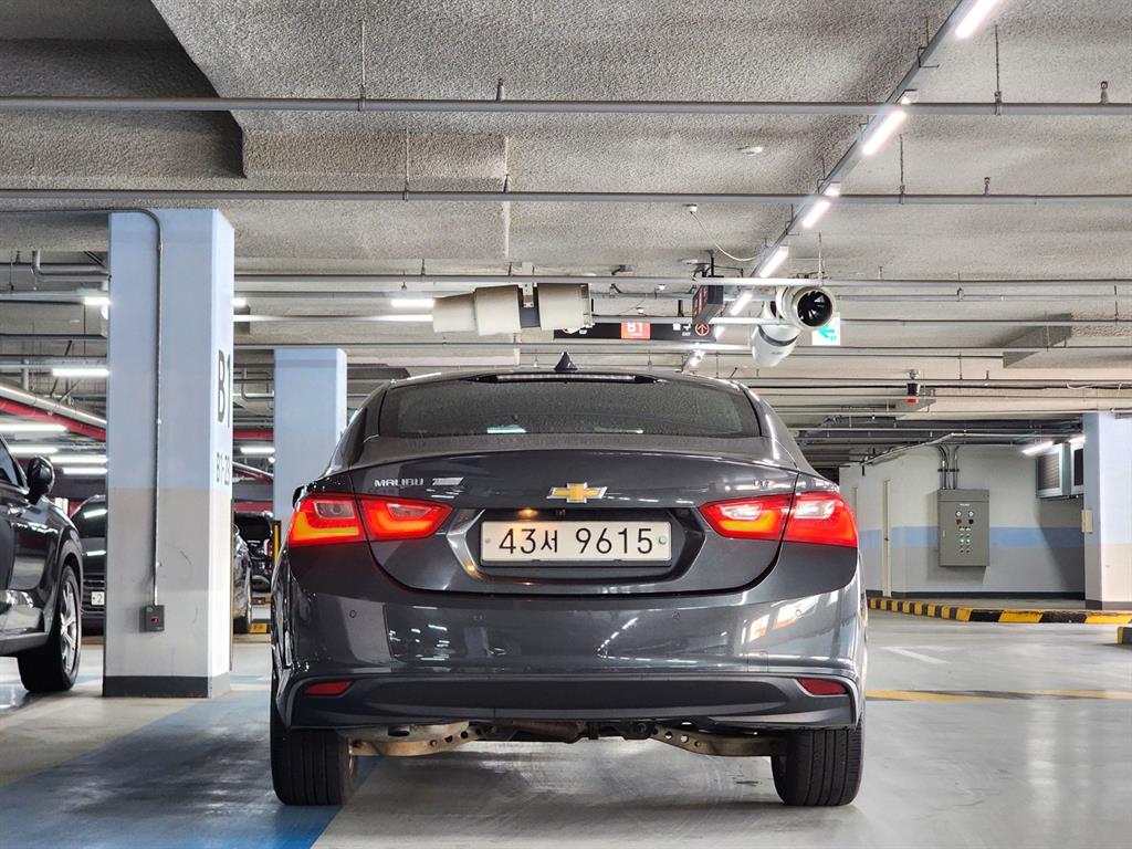 Chevrolet Malibu - Vista 3