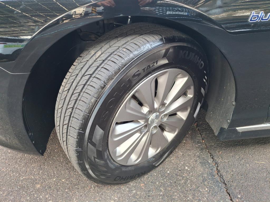 HYUNDAI Sonata - Vista 9