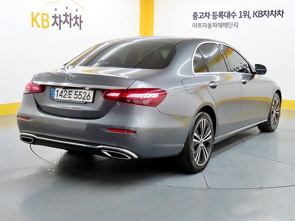 Mercedes Benz E class - Vista 4