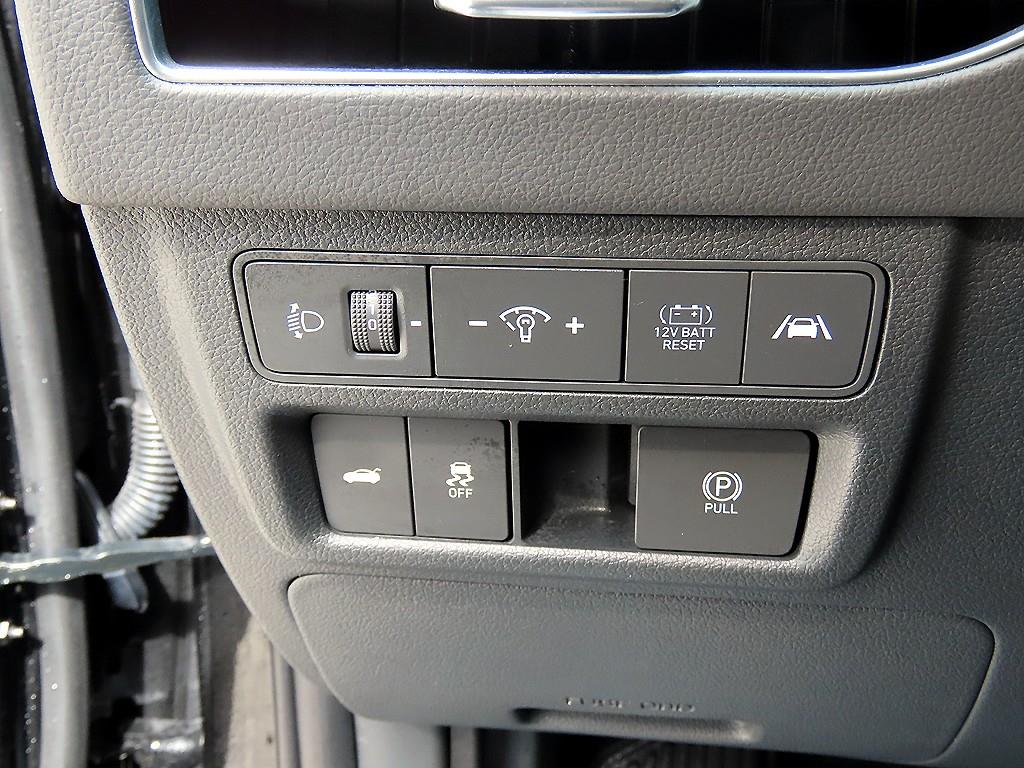 HYUNDAI Sonata - Vista 12