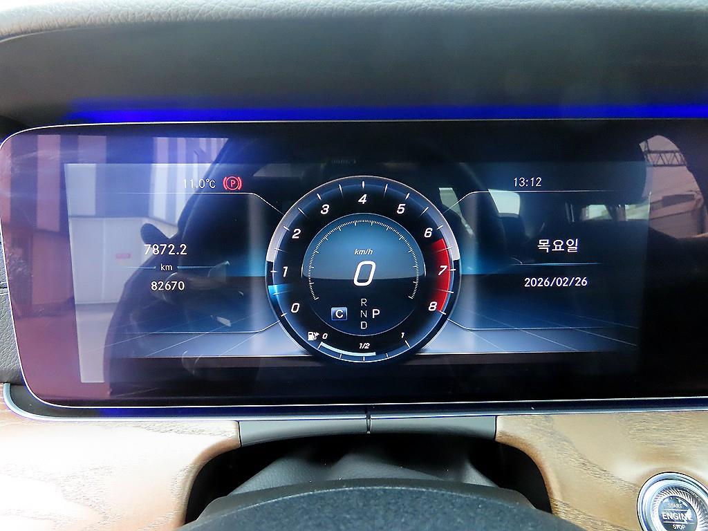 Mercedes Benz E class - Vista 9