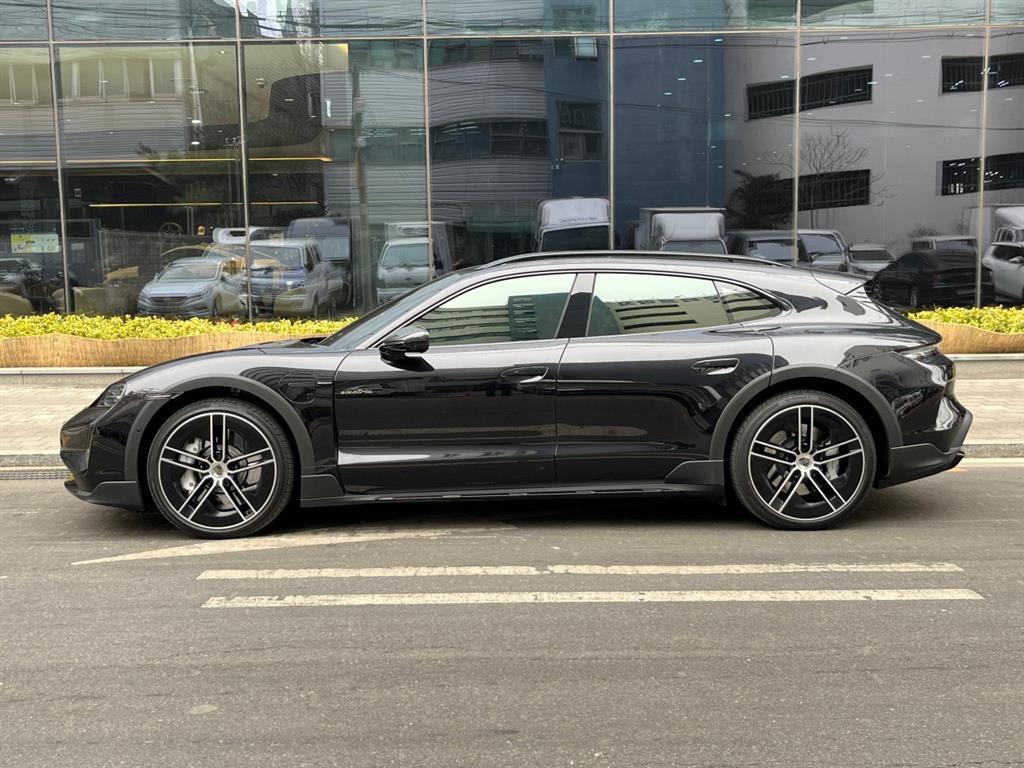 Porsche Taycan - Vista 2