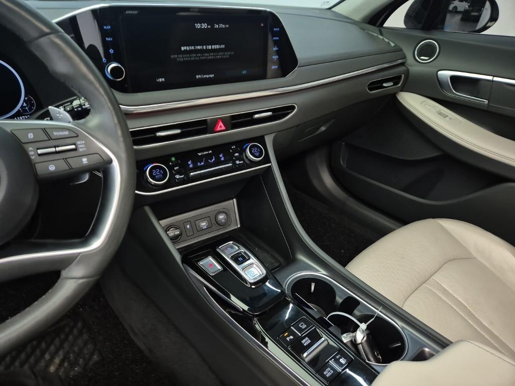 HYUNDAI Sonata - Vista 8