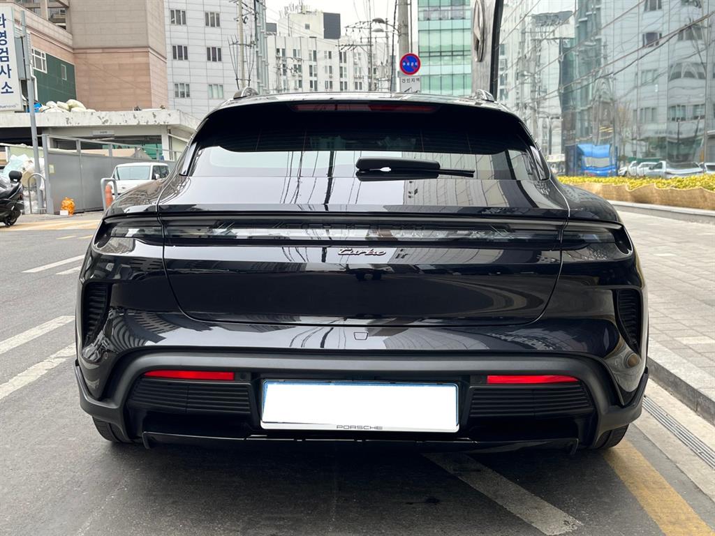 Porsche Taycan - Vista 4