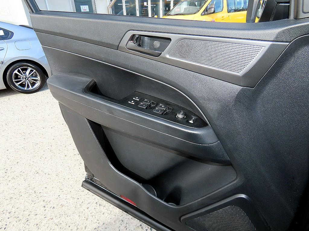 Ssangyong Rexton - Vista 11