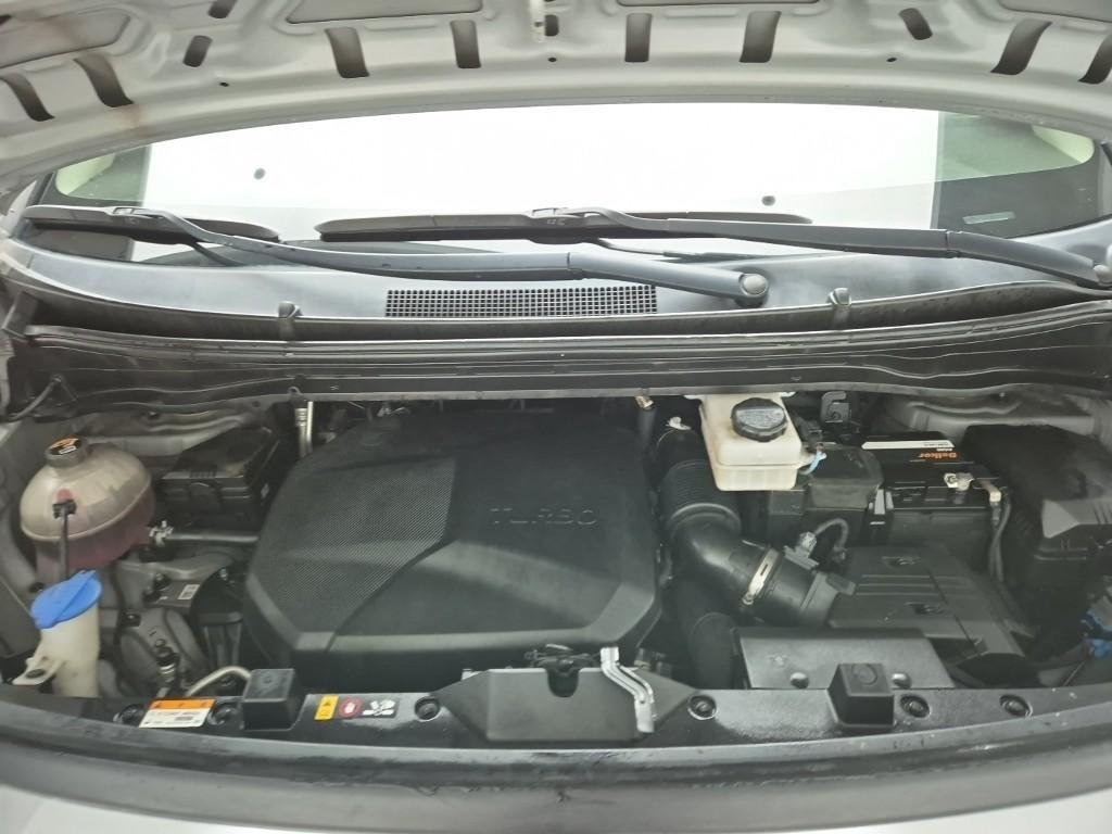 HYUNDAI Staria - Vista 5