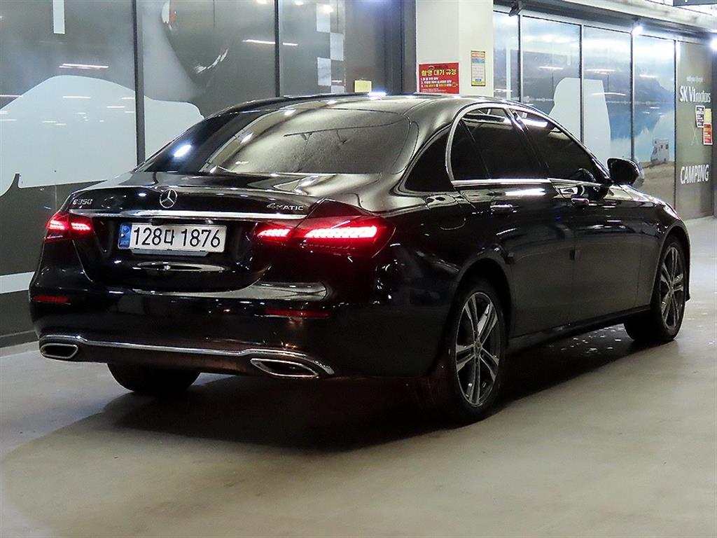 Mercedes Benz E class - Vista 4