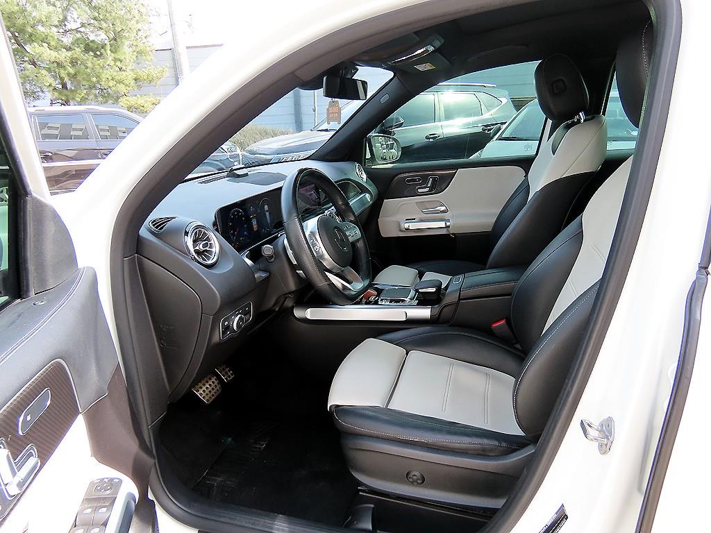 Mercedes Benz GLB Class - Vista 5