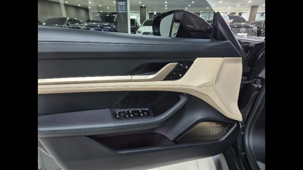 Porsche Taycan - Vista 9