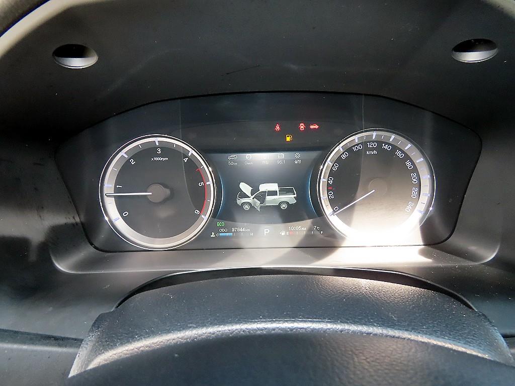 Ssangyong Rexton - Vista 9