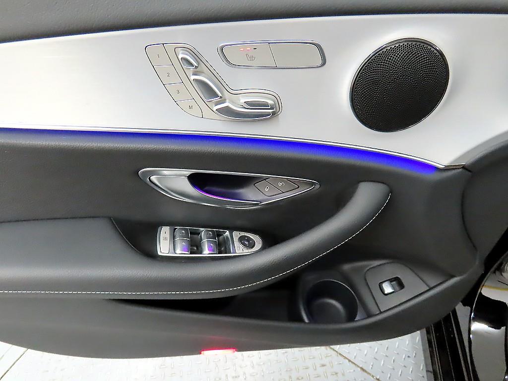 Mercedes Benz E class - Vista 11