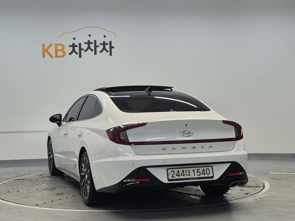 HYUNDAI Sonata - Vista 2