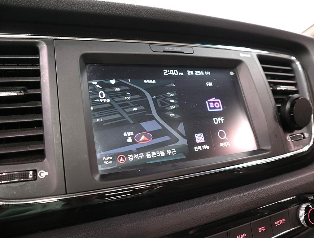 KIA Carnival - Vista 10