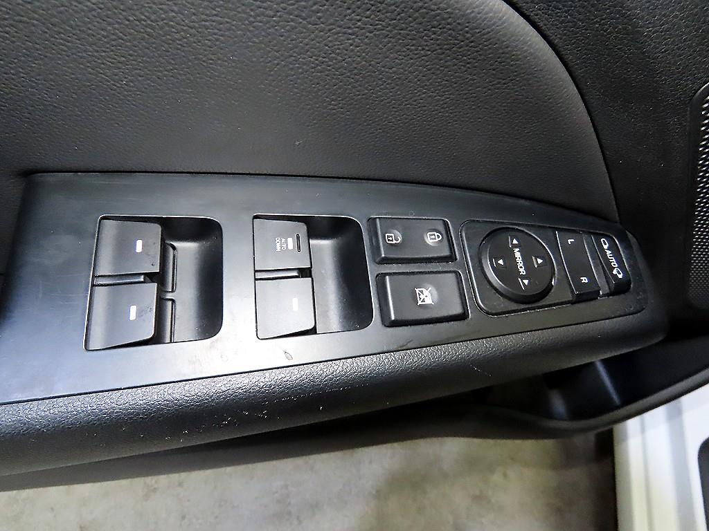 HYUNDAI Avante 2016 Blanco - Importación desde Corea - HF Imports Iquique - Foto 13