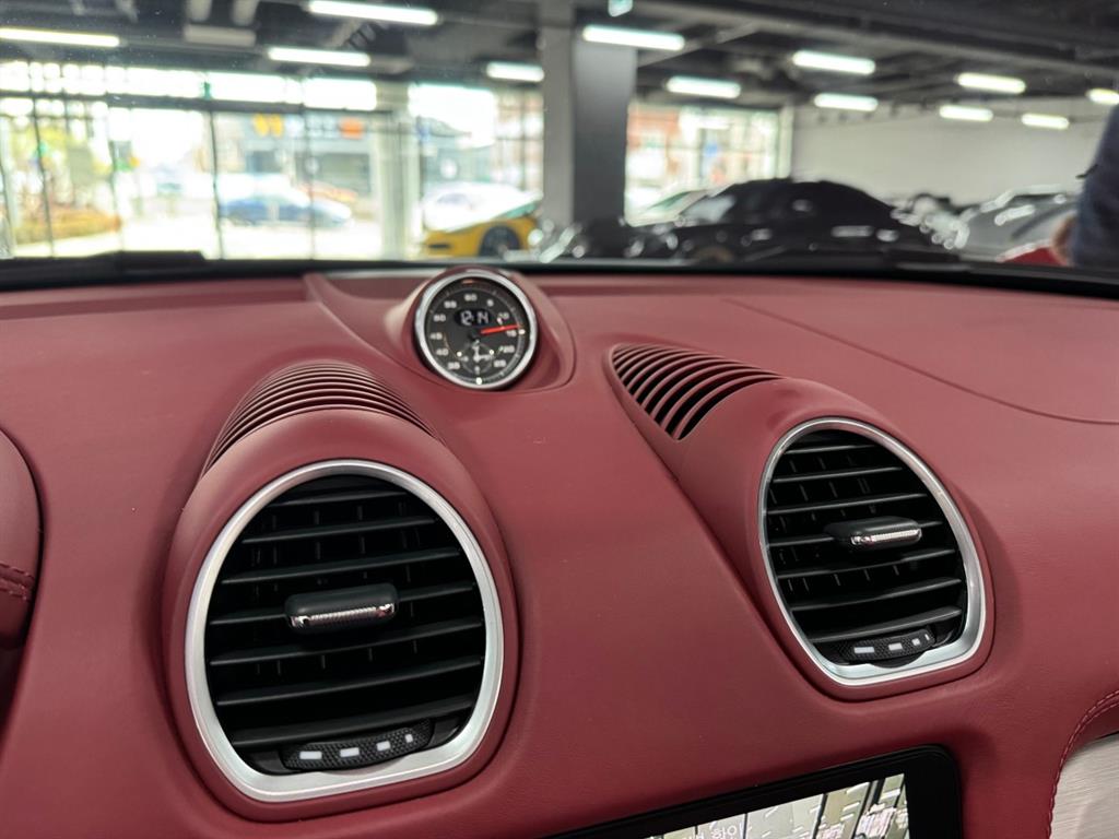 Porsche 718 - Vista 10