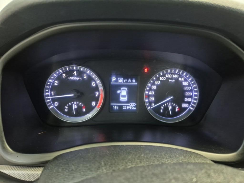 HYUNDAI Sonata - Vista 6