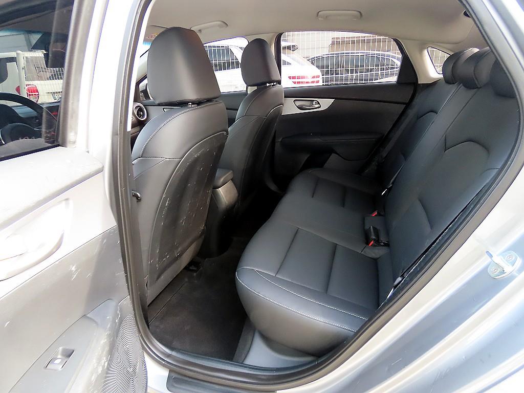 KIA K3 - Vista 6