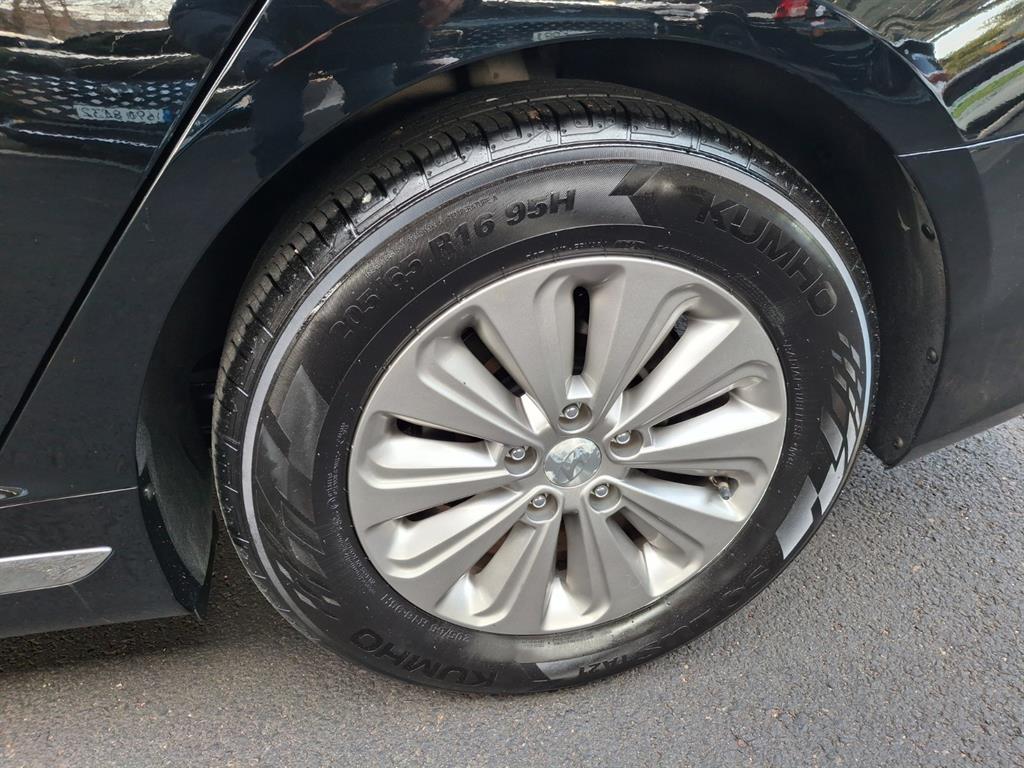 HYUNDAI Sonata - Vista 8