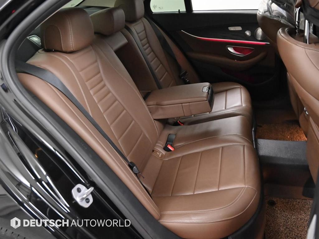 Mercedes Benz E class - Vista 12