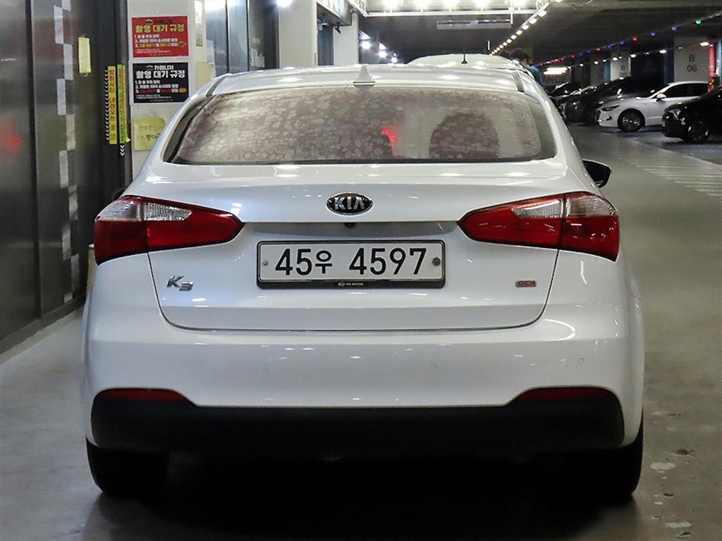KIA K3 - Vista 5
