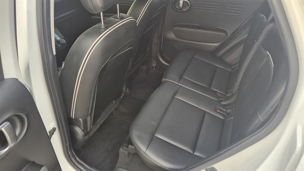 HYUNDAI Casper - Vista 10