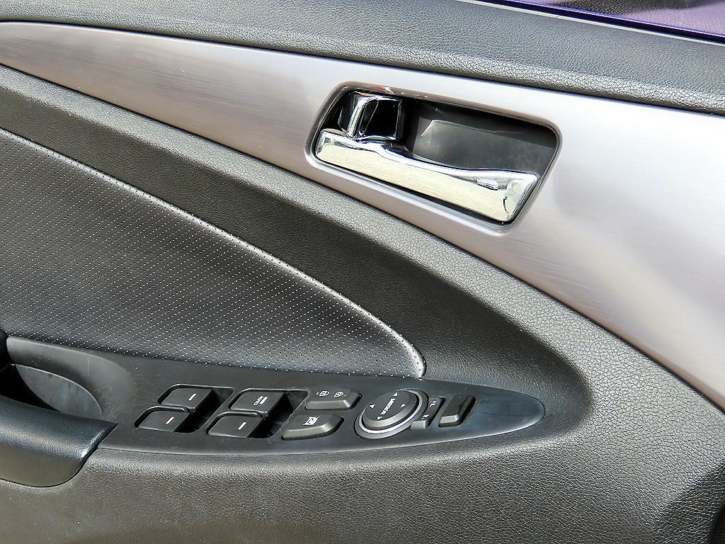 HYUNDAI Sonata - Vista 11