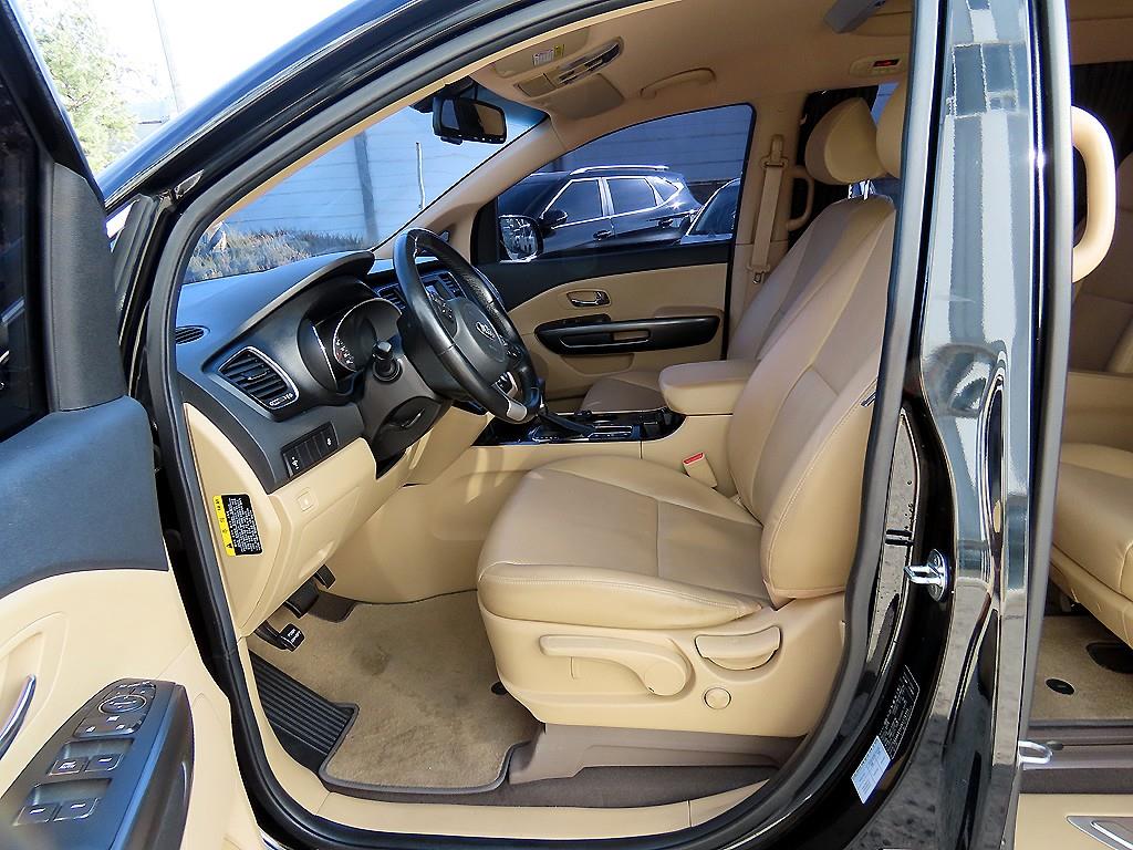 KIA Carnival - Vista 5