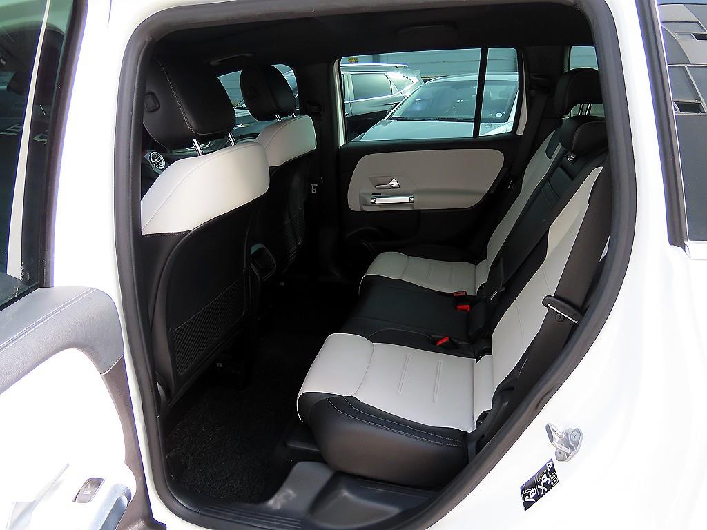 Mercedes Benz GLB Class - Vista 6