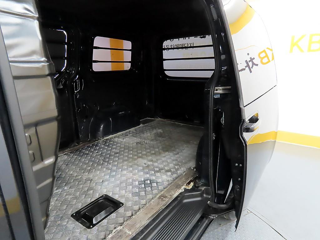 HYUNDAI Staria - Vista 6