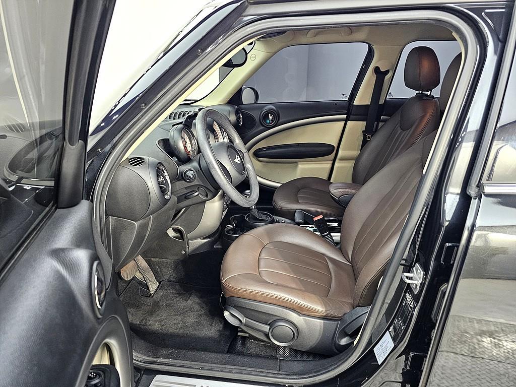 Mini Countryman - Vista 8