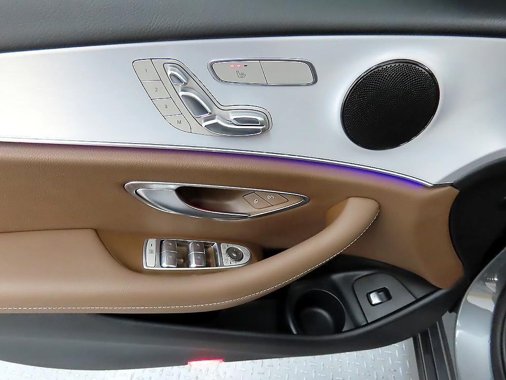 Mercedes Benz E class - Vista 11