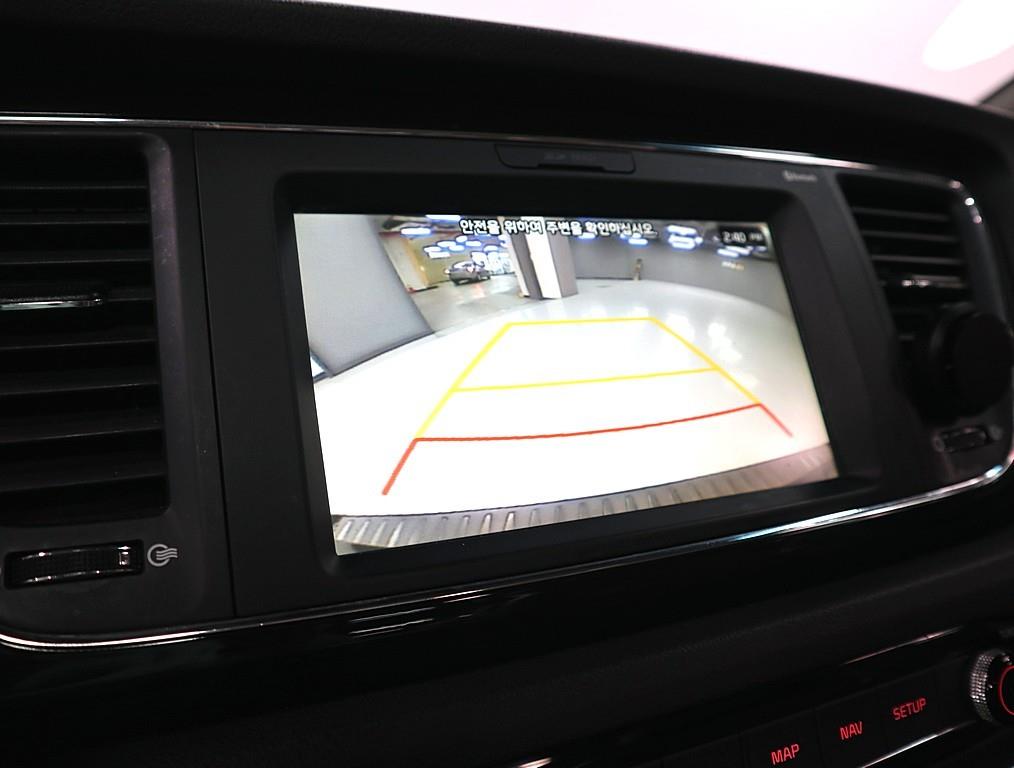 KIA Carnival - Vista 9