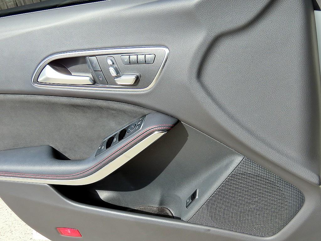 Mercedes Benz CLA Class - Vista 11