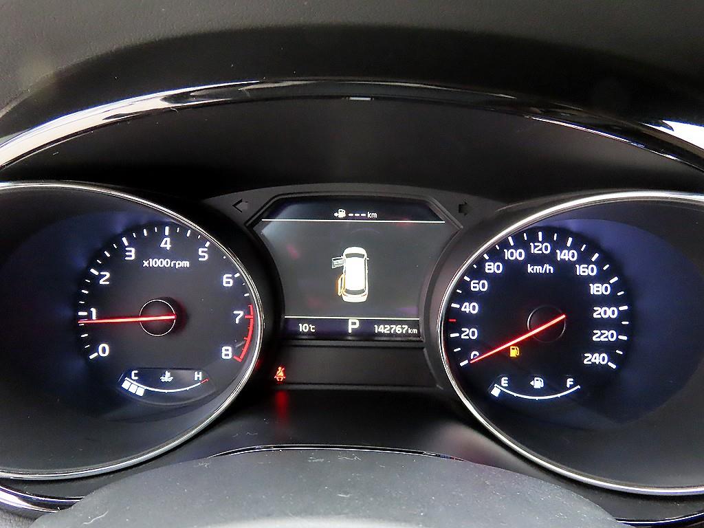 KIA Carnival - Vista 10