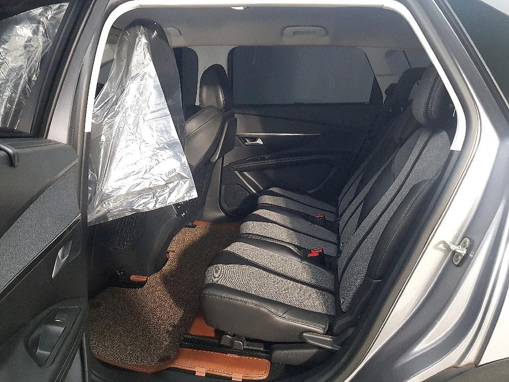 Peugeot 5008 - Vista 9