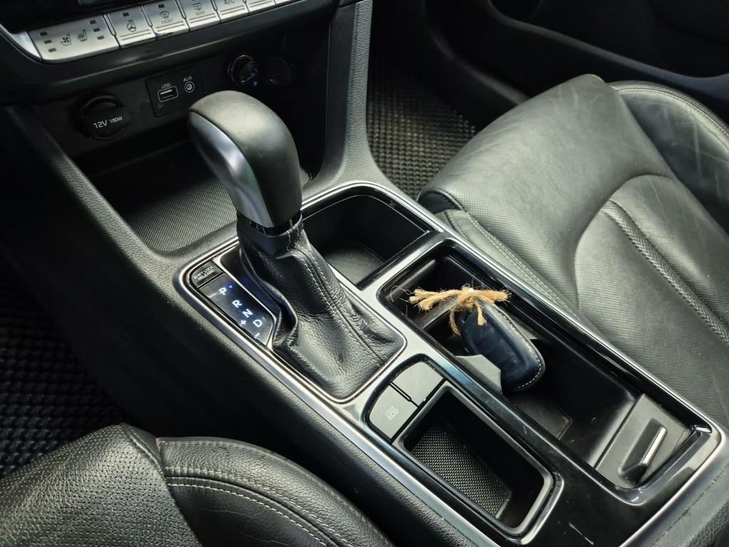 HYUNDAI Sonata - Vista 8