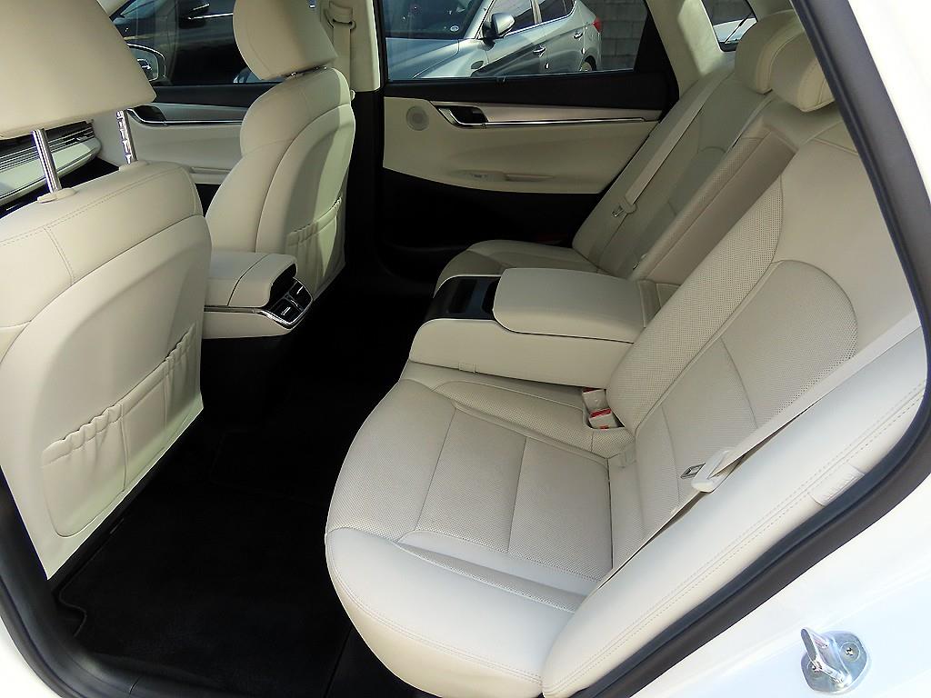 HYUNDAI Grandeur - Vista 6