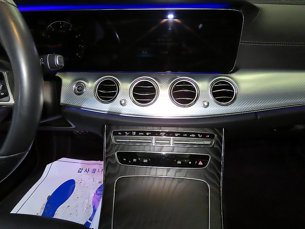 Mercedes Benz E class - Vista 11