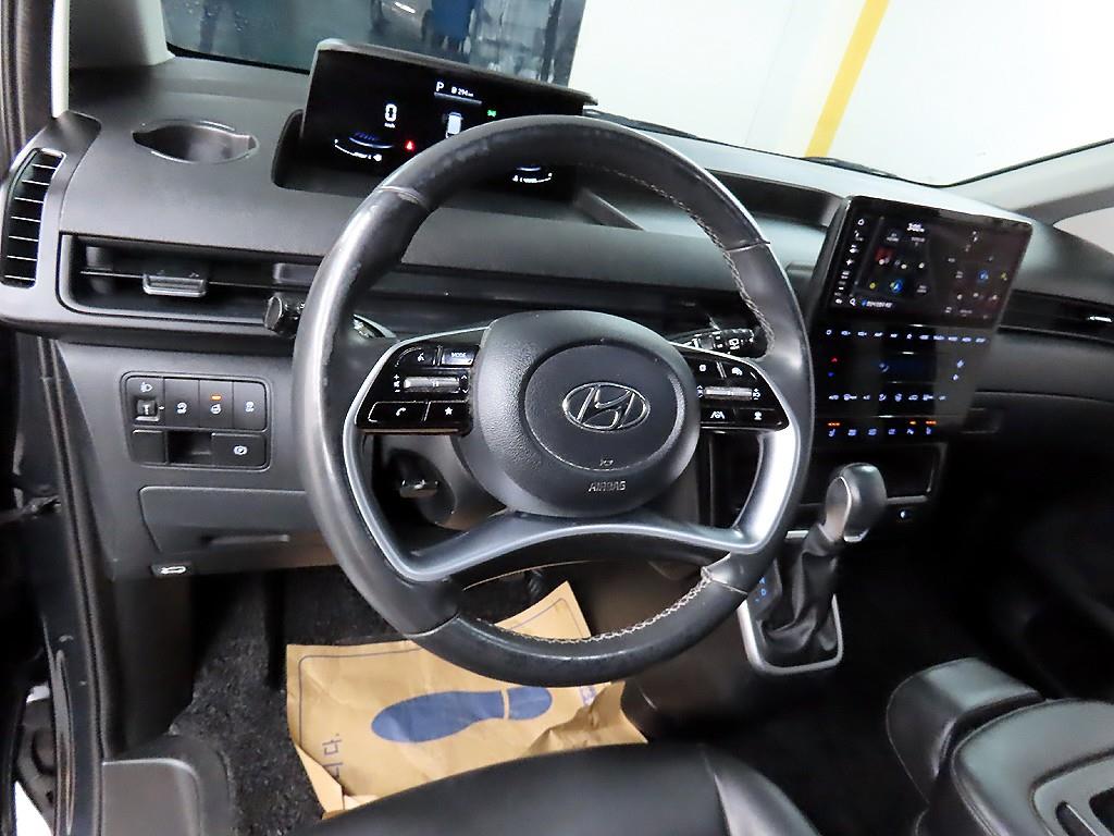 HYUNDAI Staria - Vista 9