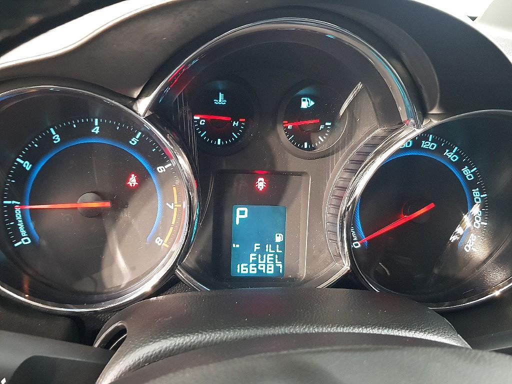 Chevrolet Cruise - Vista 7