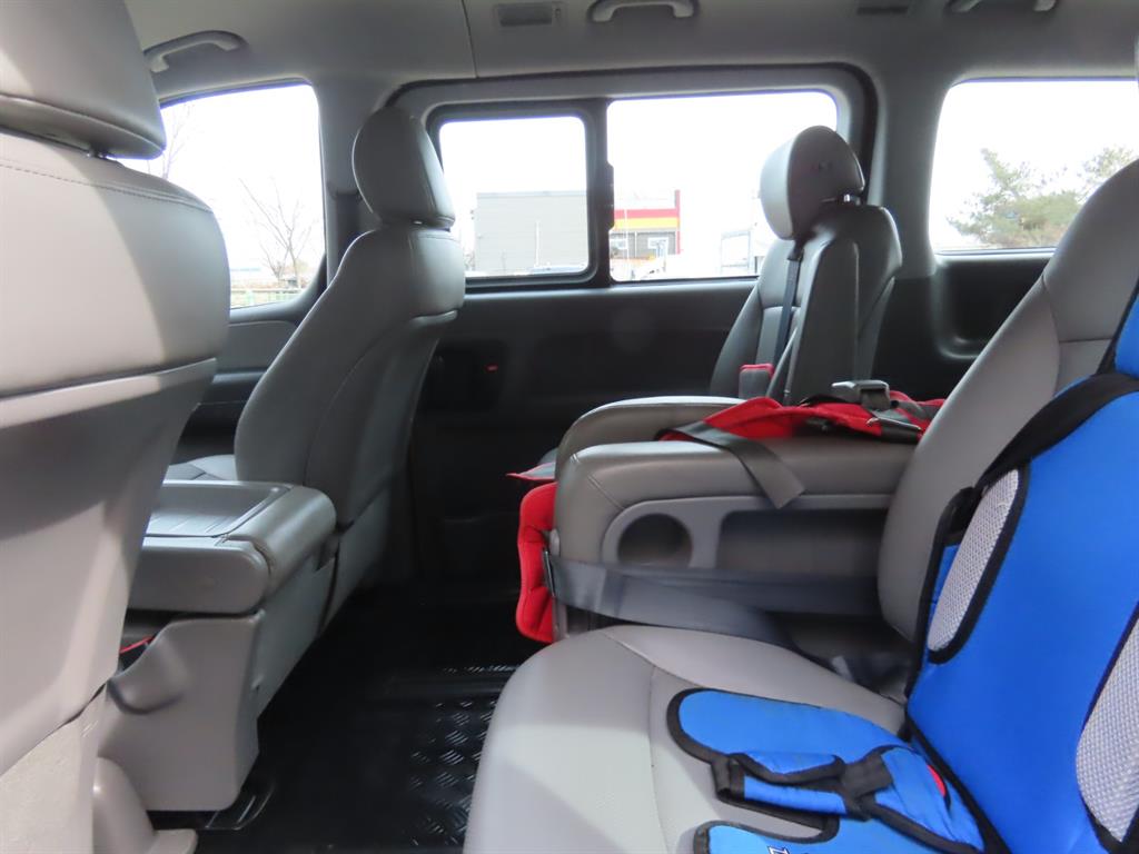 HYUNDAI Starex - Vista 11