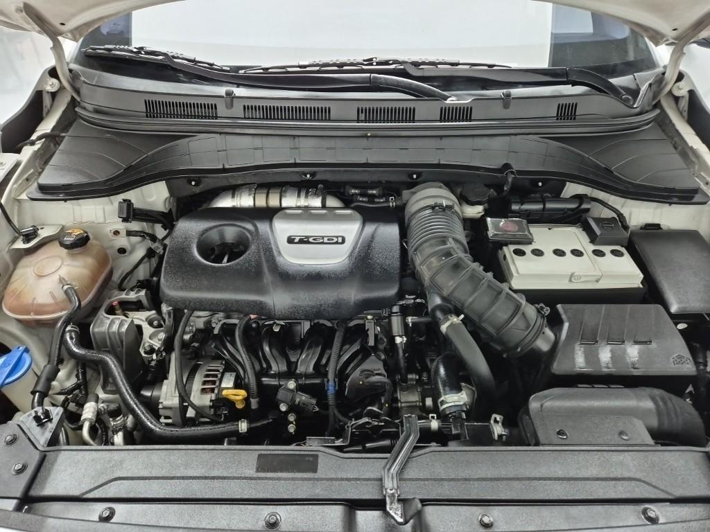 HYUNDAI Kona - Vista 5